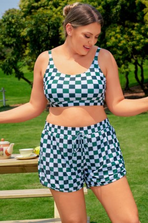 Ensemble de bikini plus size sportif avec top à carreaux verts et culotte short taille haute