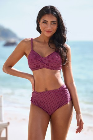 Ensemble de bikini rouge à pois avec bretelles réglables et décolleté en cœur torsadé devant croisé dans le dos
