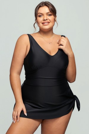 Robe de bain noire à bretelles larges et col en V