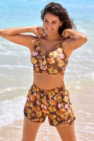 Ensemble haut de bikini mignon floral à nouer devant avec découpes et short boy